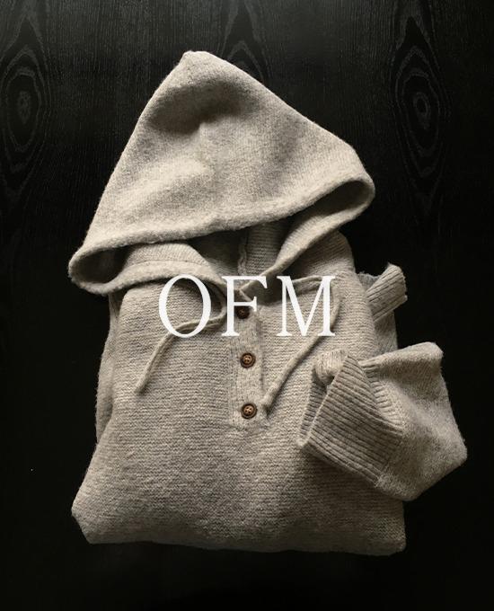 메리어라운드 [무료배송][ofm] 클로버 루즈핏 후드 니트 (knit)(울6%)