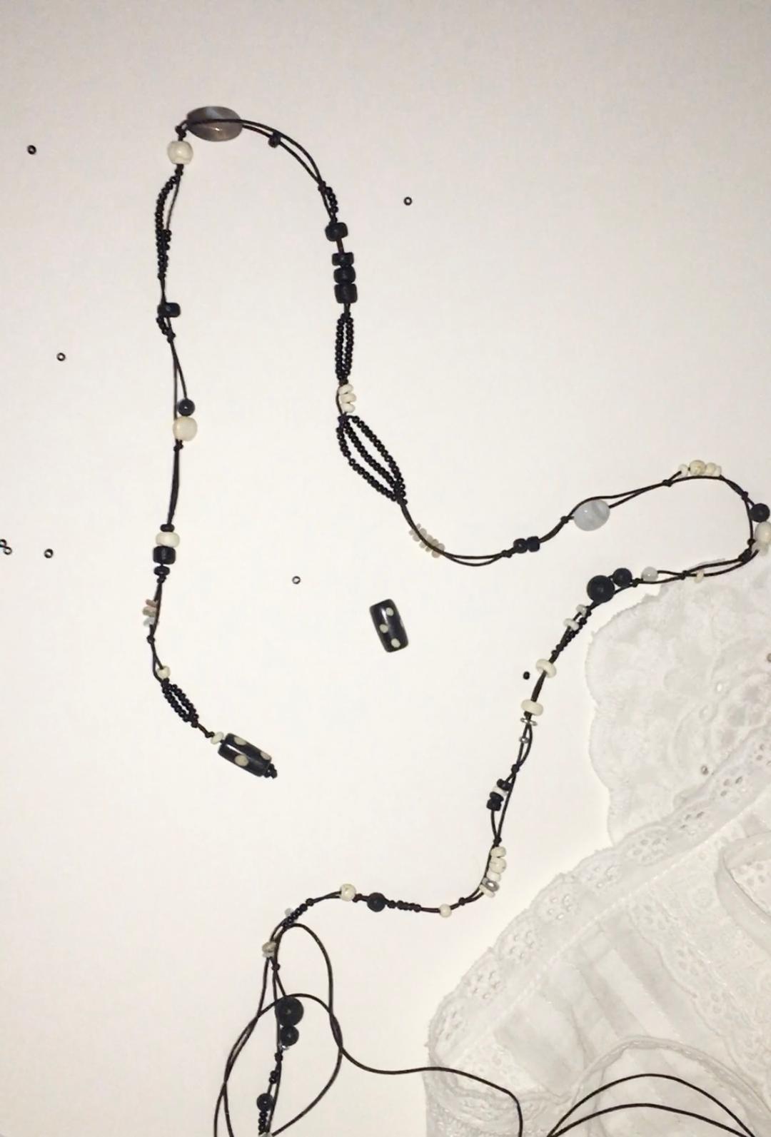 dot pebble chain ( veinte X sookhee )