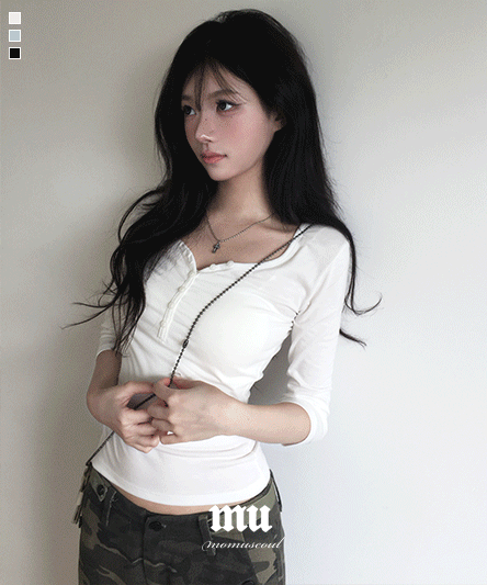 [MADE/부드러운원단🖤] MOMU 딥 유넥 단추 7부 티셔츠-3color