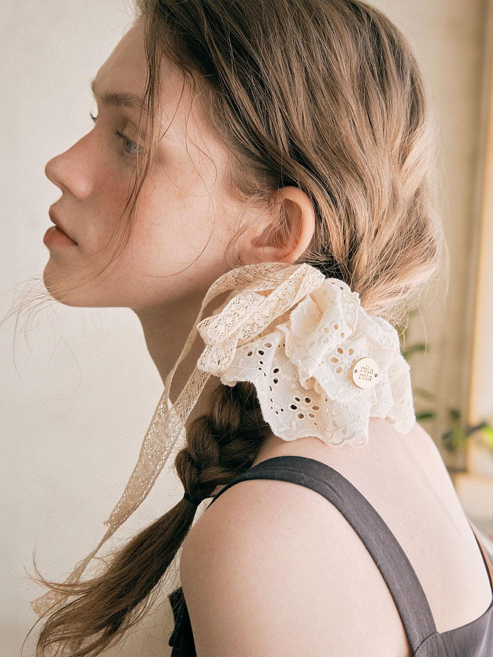 PUNCHING RIBBON SCRUNCHIE IVORY