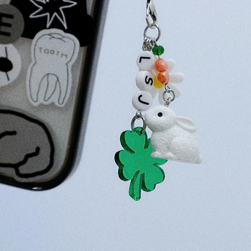행운의 네잎클로버 이니셜 토끼 핸드폰 스트랩 키링