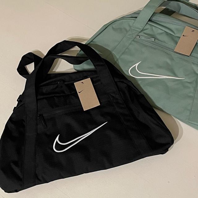 소량, Nike 나이키 짐클럽 더플백 2가지 컬러 (민트 / 핑크)
