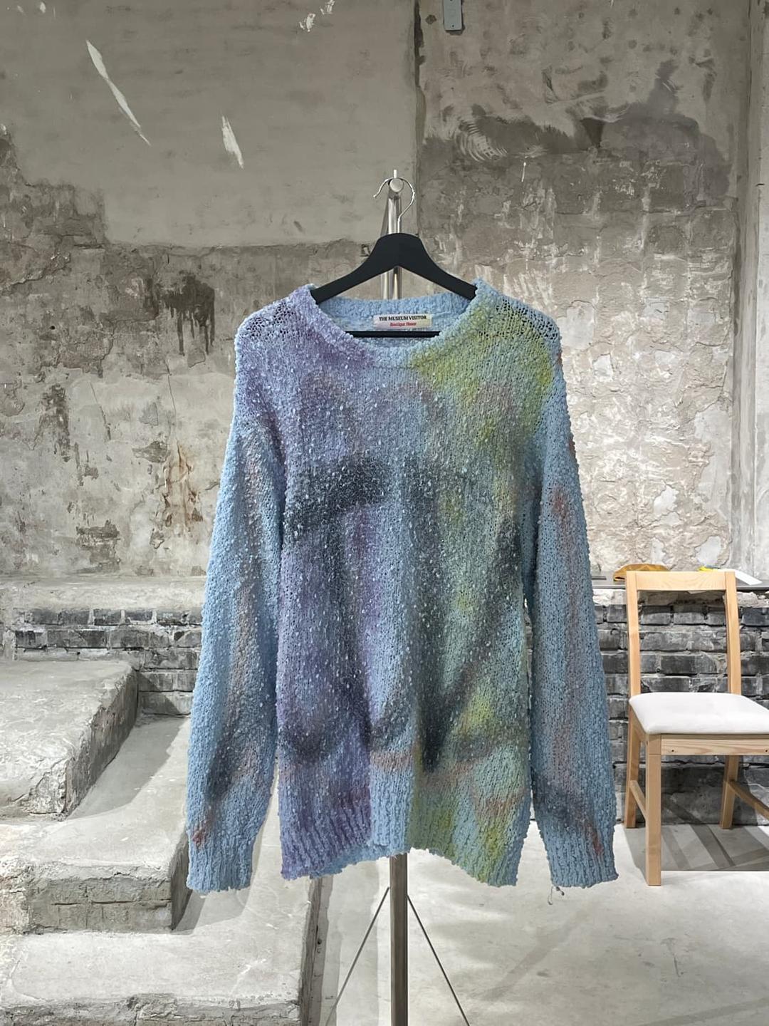 더 뮤지엄 비지터 스카이블루 스프레이 부클 니트 | 후루츠패밀리