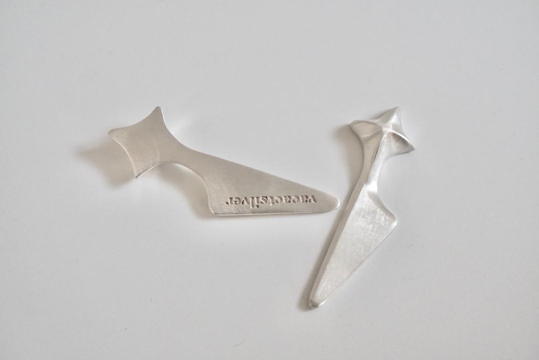 pointed bookmark