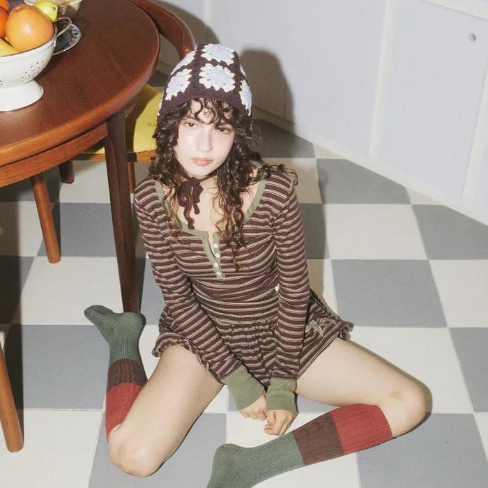 STRIPE BUTTON T-SHIRT BROWN