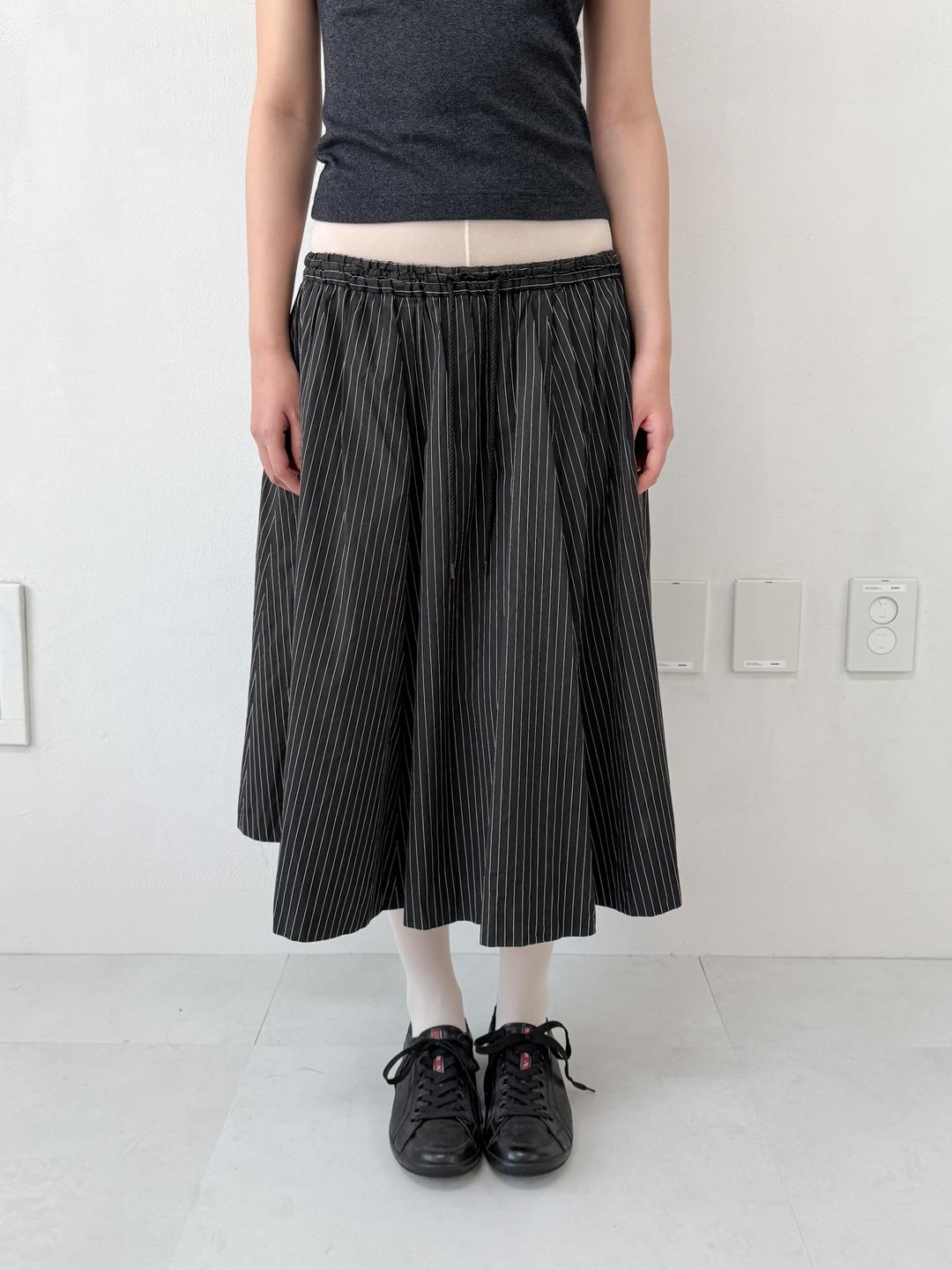 612. String stripe flare skirt