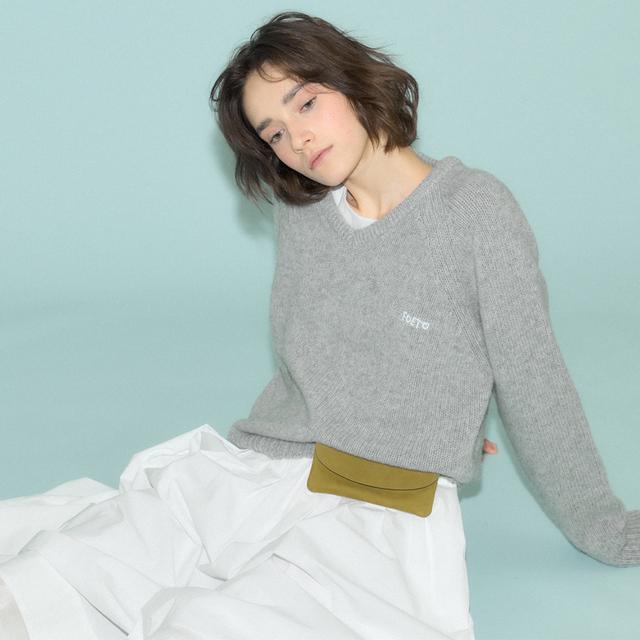Classic v neck knit (grey)