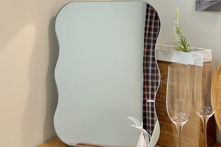 [단독] 웨이브 탁상 거울(미송/멀바우 받침) 2size(마카펜 증정)