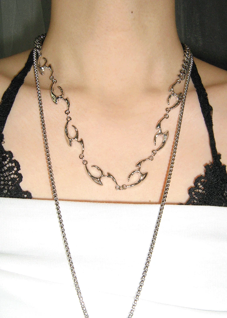 metallic neckace | 유니크 기하학 메탈릭 번개 목걸이