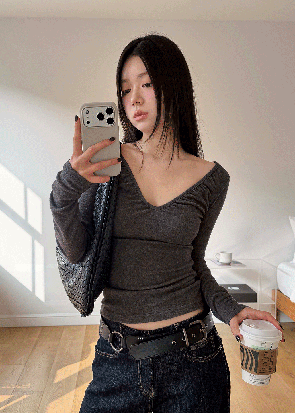 서울베이스드 PEACH DEEP V-NECK TEE