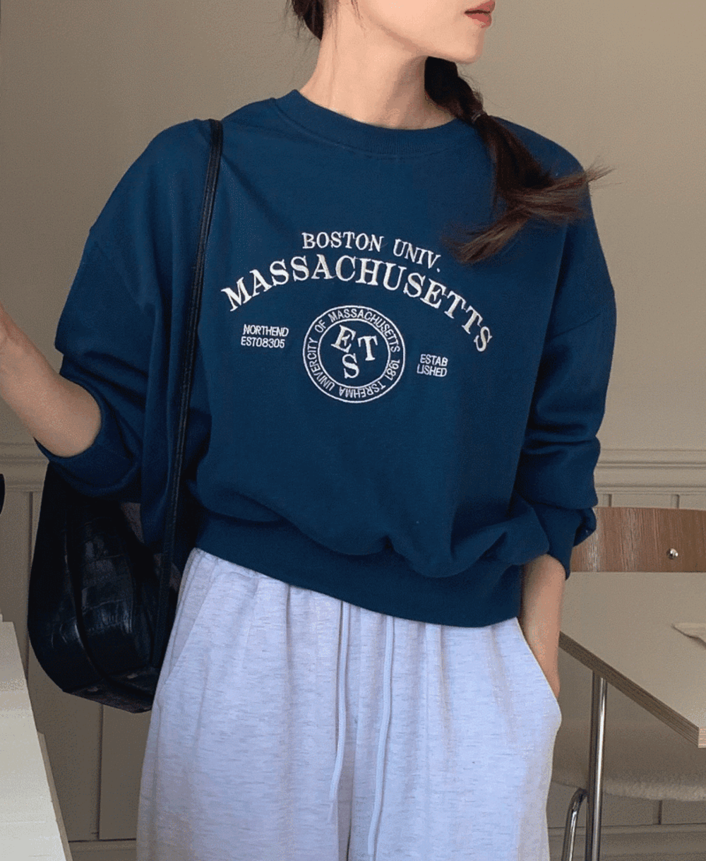 보스턴 자수 세미크롭 맨투맨