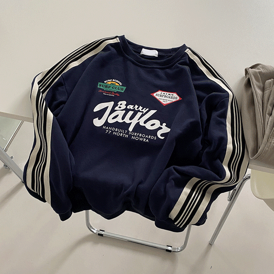 🔥하루만/최저가🔥[y2k/요즘대세!] 트렌디한 무드, 스포티 레터링 프린팅 뉴진스 베놈 제니 풋볼 맨투맨 2color]베놈맨투맨