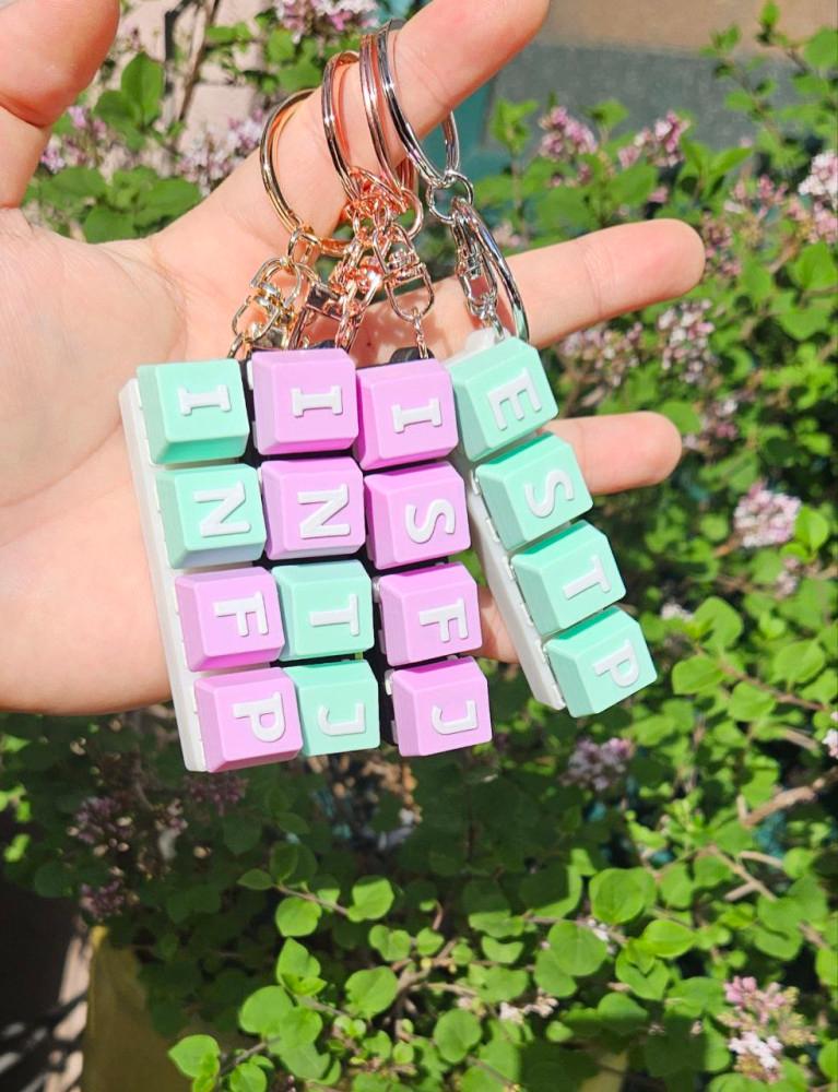 MBTI 키캡 키링 굿즈 키홀더 딸깍이 귀여운 재밌는 스트레스 해소 선물 키보드 유니굿즈샵