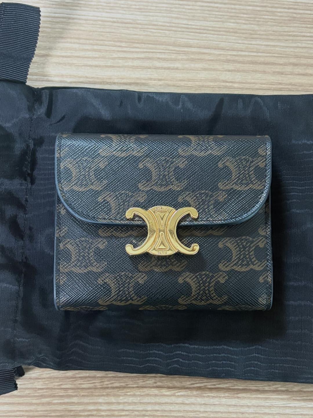 셀린느 트리옹프 중지갑  | 후루츠패밀리