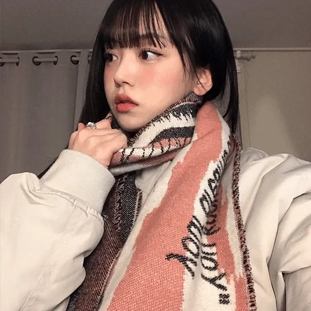 [본챔스X에이프릴에잇] 위시어폰어스타 그래픽 머플러 B23FA05