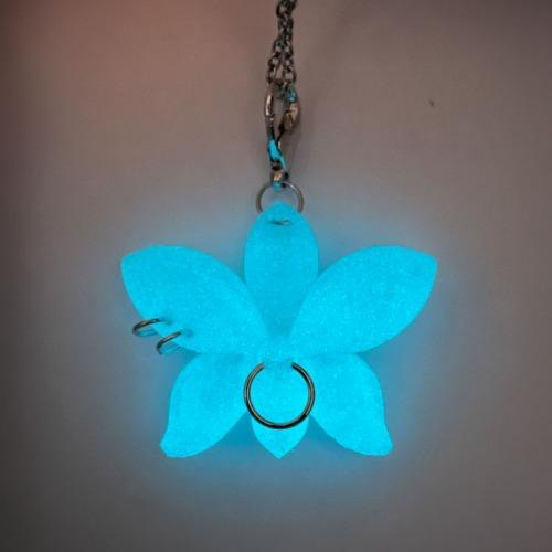 GLOW ORCHID NECKLACE 🧪
