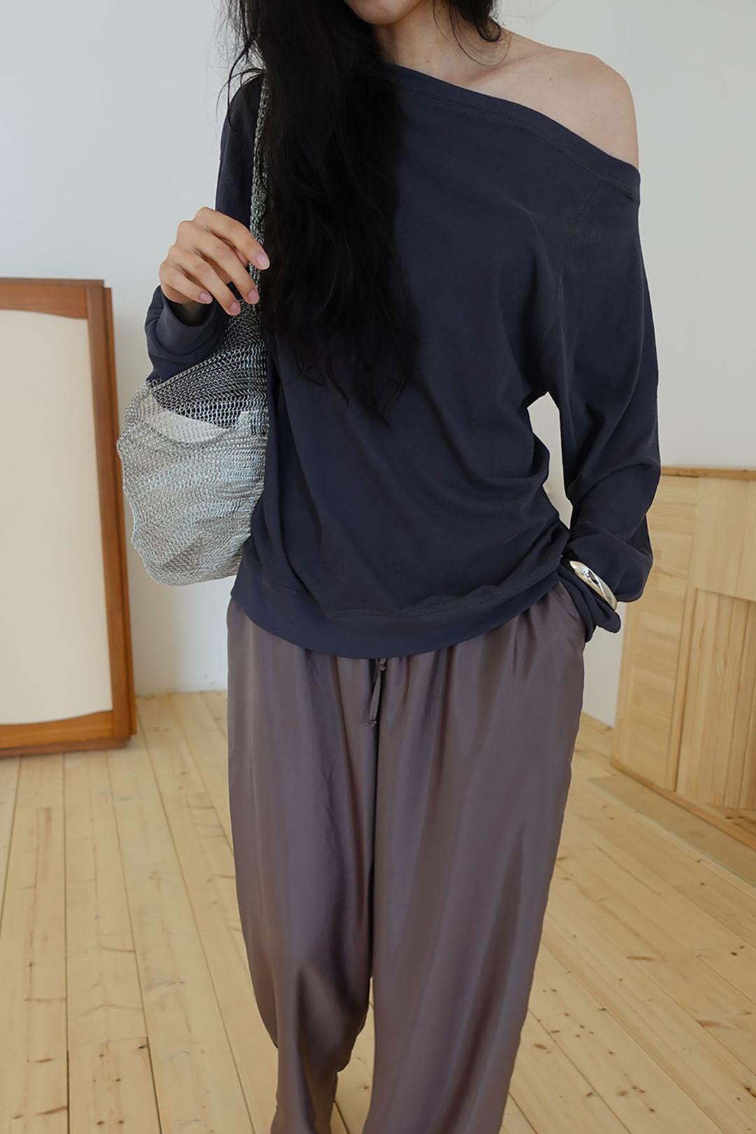 Pigment off shoulder top -2C
