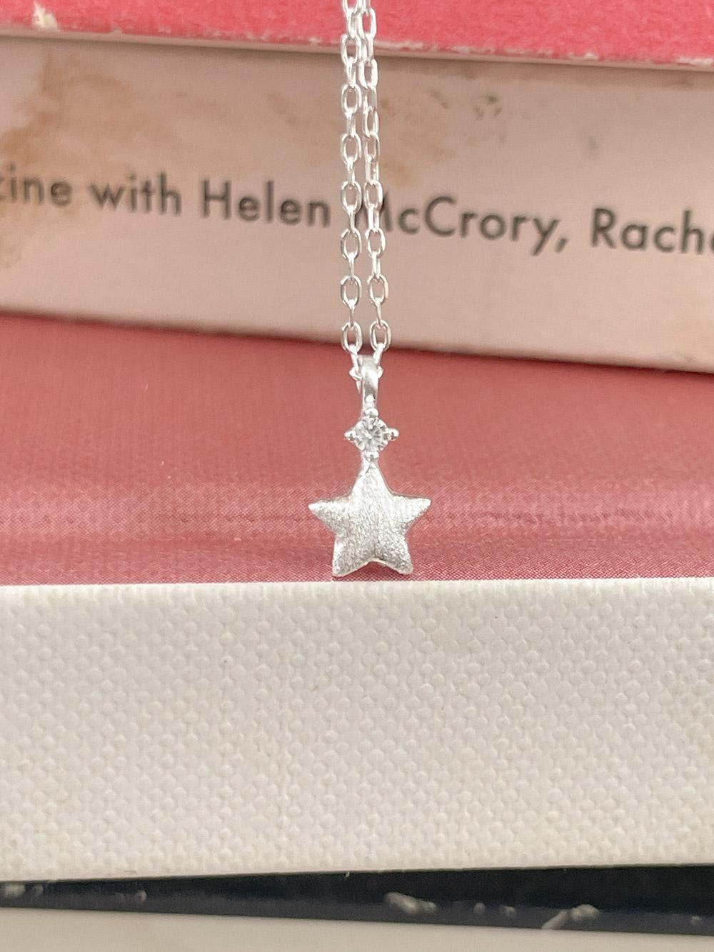 오브앤베리 925실버 글리 스타 별 미니 큐빅 은목걸이 (one color)