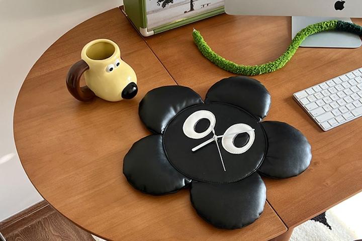 [해외] PU 패브릭 힐끔 이모지 미드센추리 쿠션 벽시계