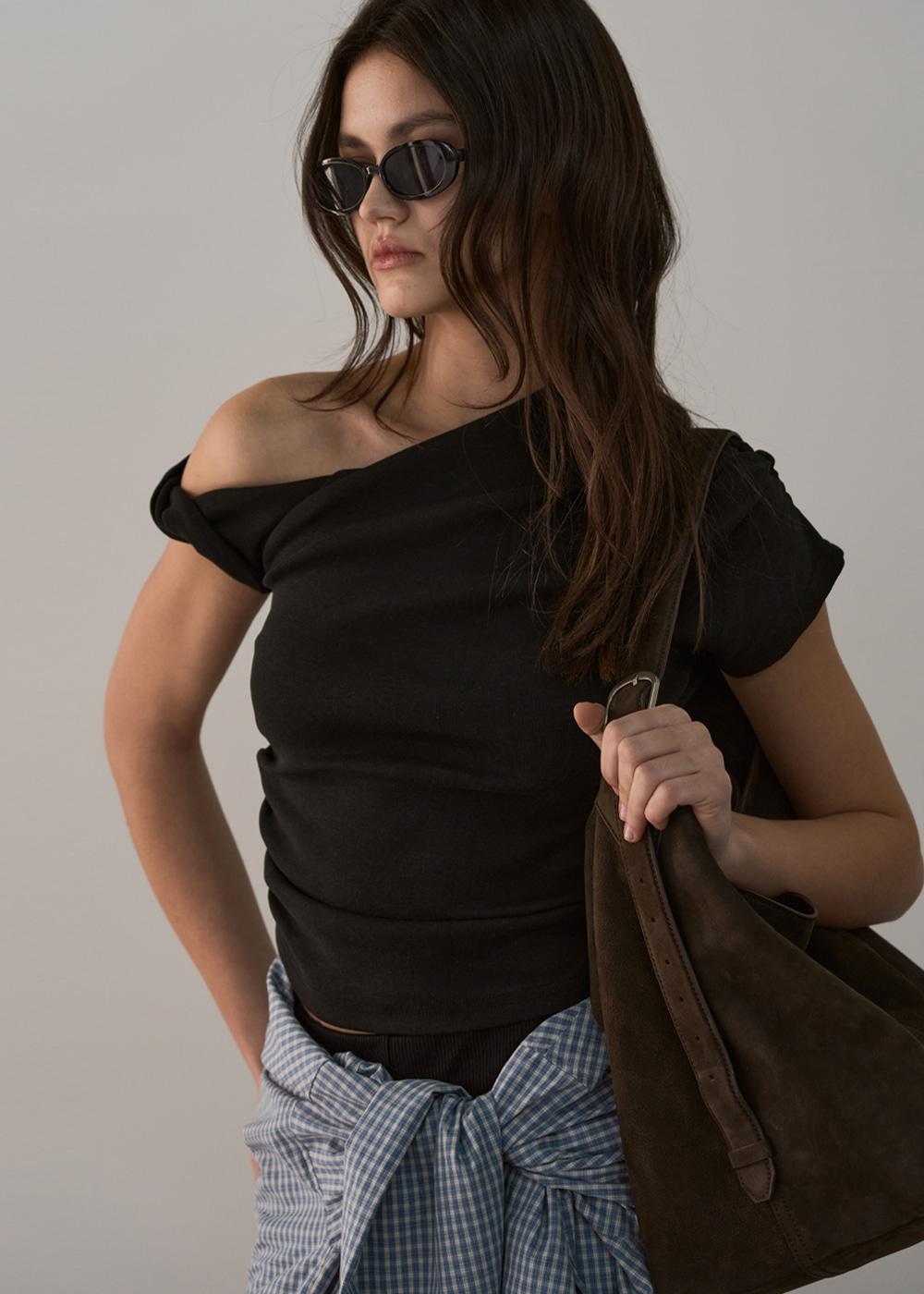 ONE SHOULDER CROP TOP_BLACK