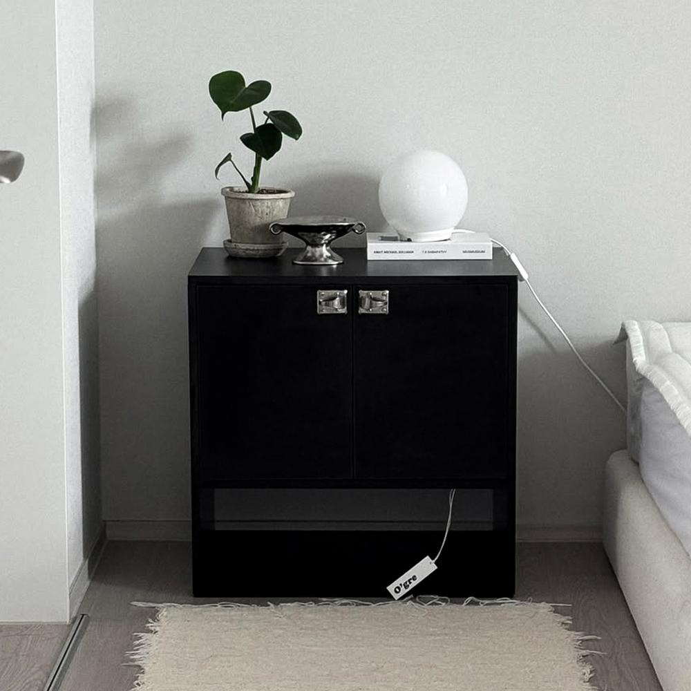 오그레 블랙시드 더블도어 캐비넷