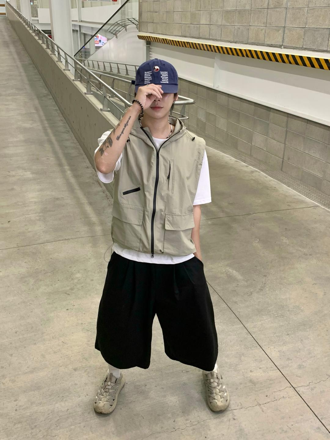 4 Pocket nylon hood vest 5C