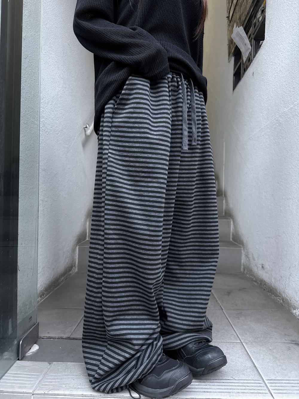 [입고 지연] 남녀공용 소우 꾸안꾸 스트라이프 밴딩 팬츠(2color)
