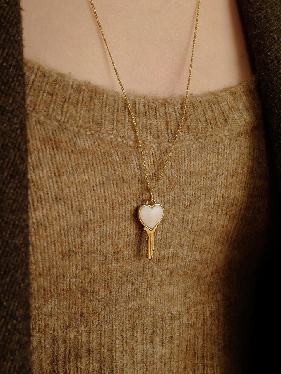 stone heart key long necklace (gold)