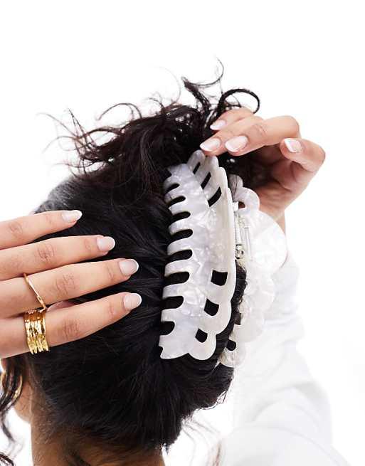 SUI AVA bridal marble hair claw clip in white