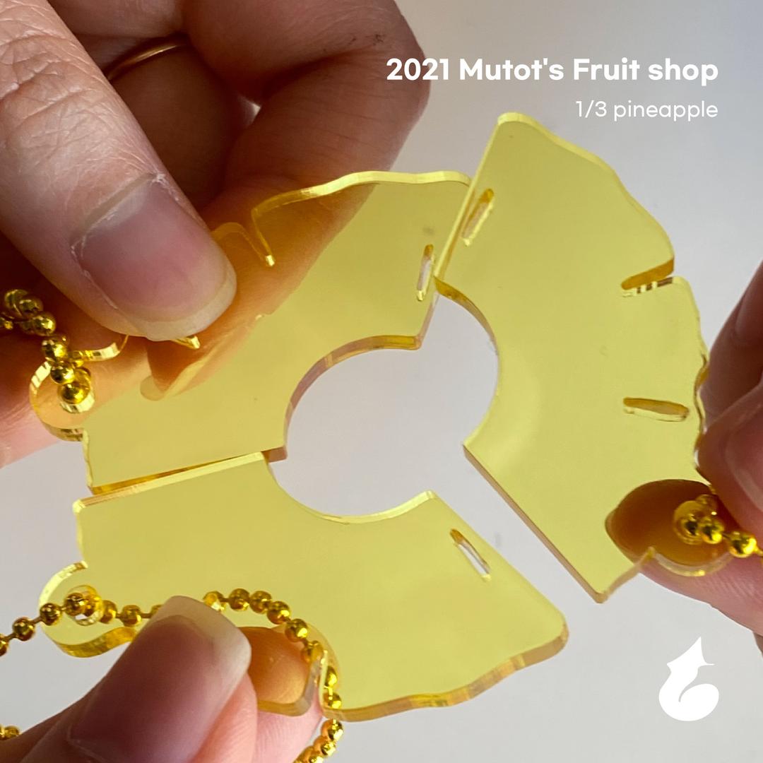 1/3 pineapple keyring
