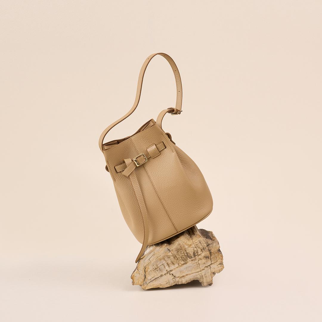 fibbia bucket / sand beige