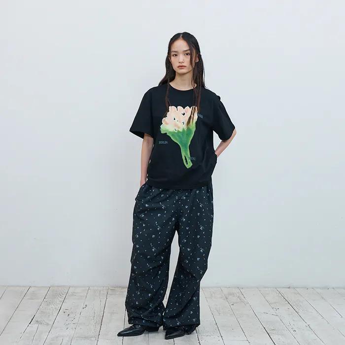 W FLORAL PARACHUTE WIDE PANTS (BLACK)