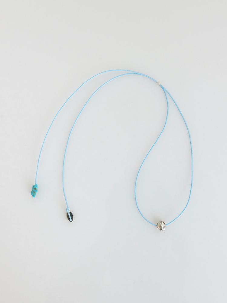 SILVER CLAM BLUE NECKLACE