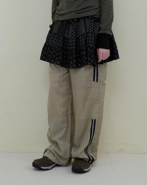 241. 라인 나일론 팬츠 _ 베이지