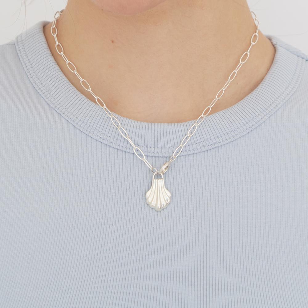 Shell Bloom Chain Necklace