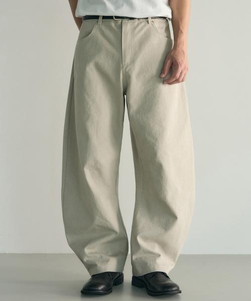 아크 플로우 커브드 다트 팬츠 [라이트 베이지]