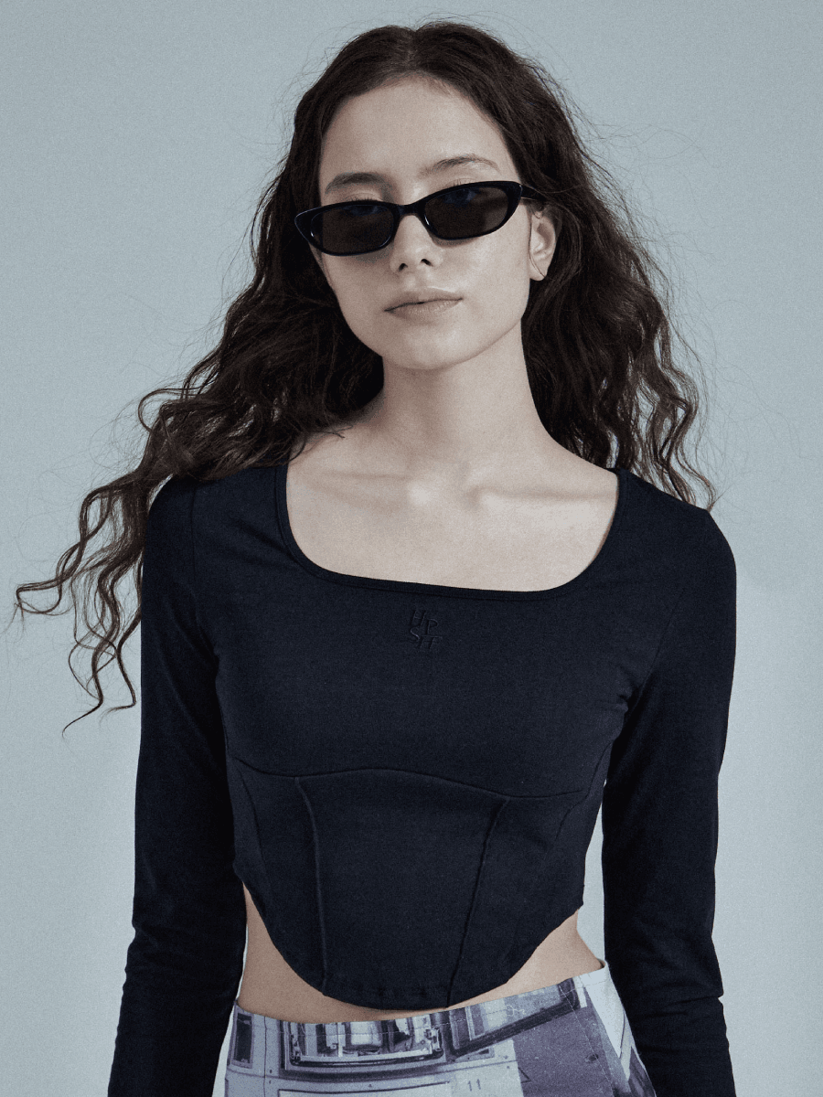 (OFF 15%) Cut Line Long Sleeve Crop Top[BLACK]