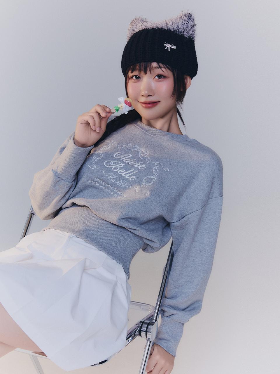 엔틱 로고 자수 맨투맨 - 그레이(ANTIQUE LOGO EMBROIDERY SWEATSHIRT - GRAY)