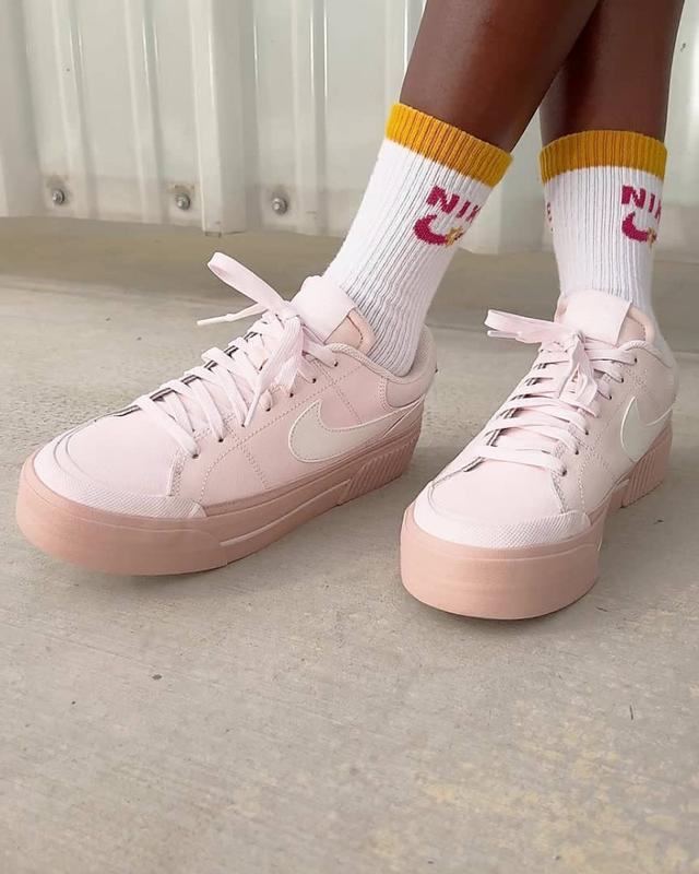 나이키 우먼스 코트레거시 리프트 소프트 핑크 DM7590-600