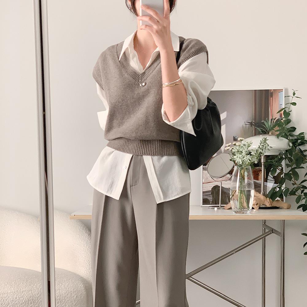 (자체제작) 버몬트 램스울 브이넥 니트베스트 (애쉬카키)