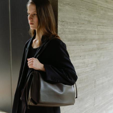 이런 상품 어때요? [로서울]Medium Knot shoulder bag Burnt mocha