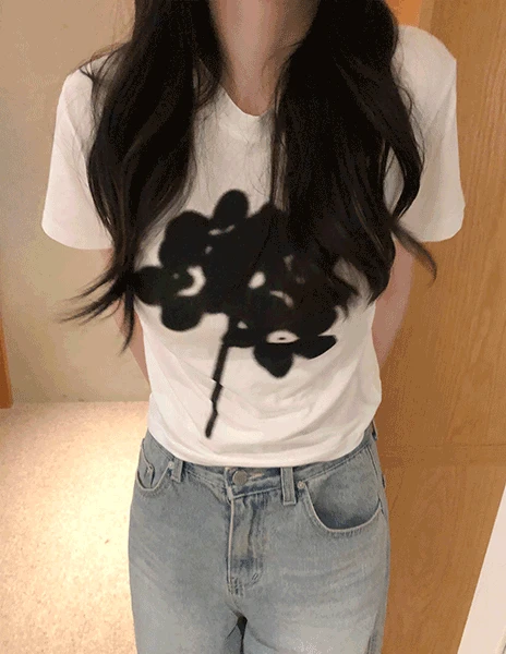 gaze tee