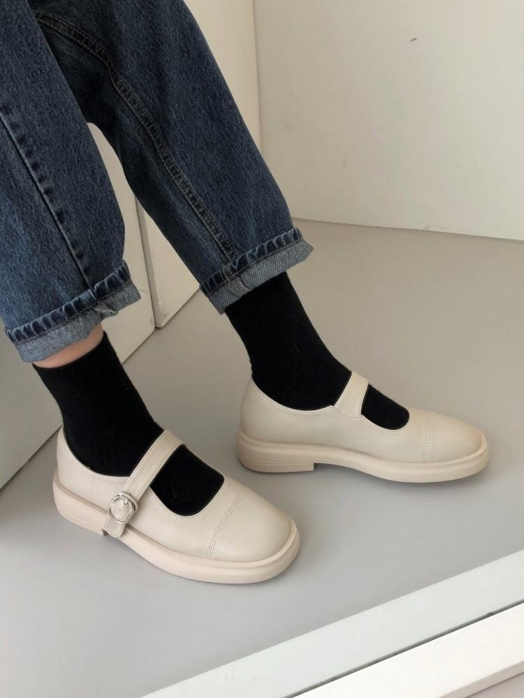 통굽 둥근코 메리제인 버클 로퍼