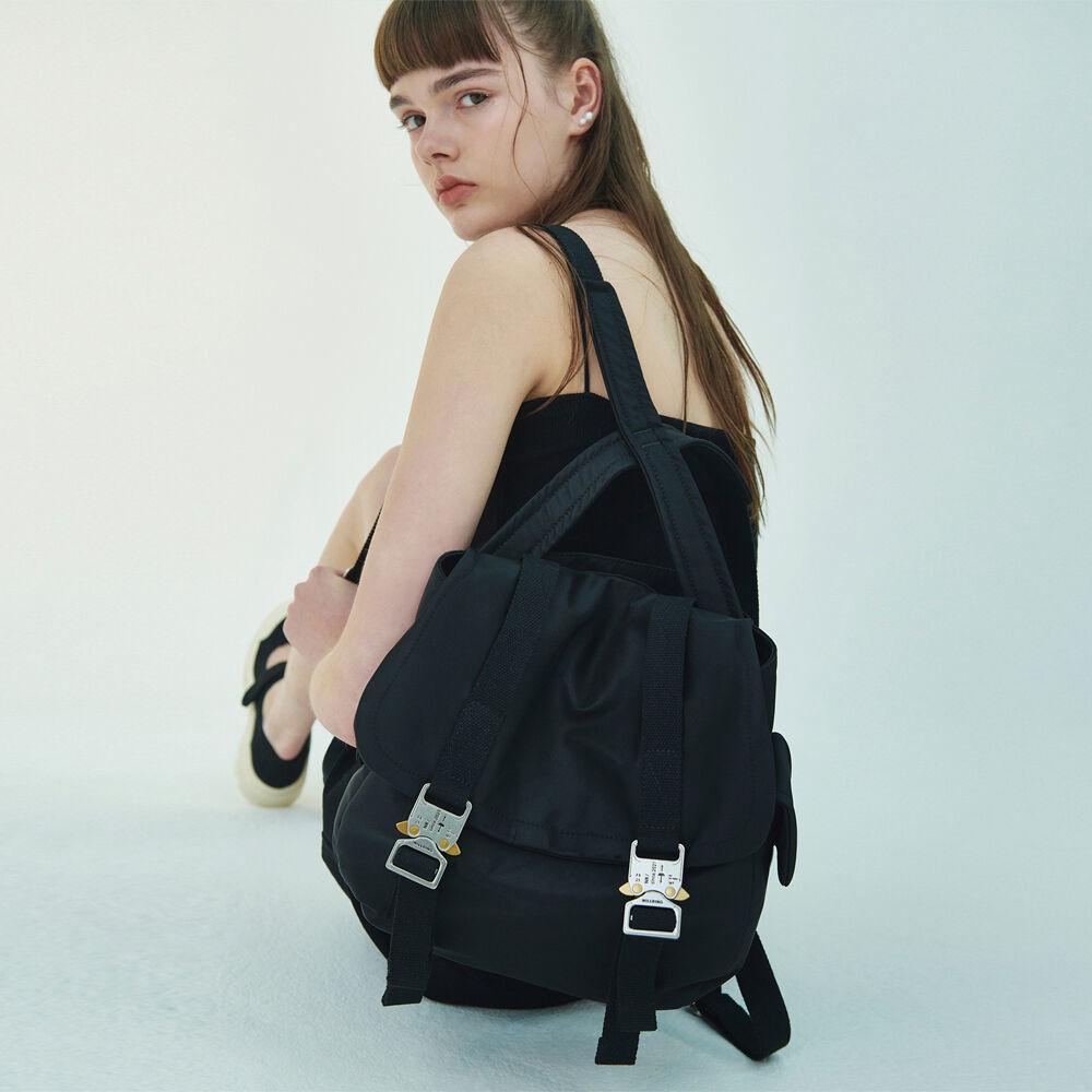 오후 다섯시반 백팩