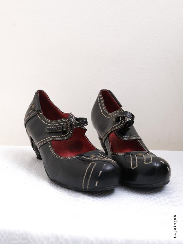 Cyber Angel Futuristic Minimalist Mary Jane Heels EU 40 – Black Structured Design