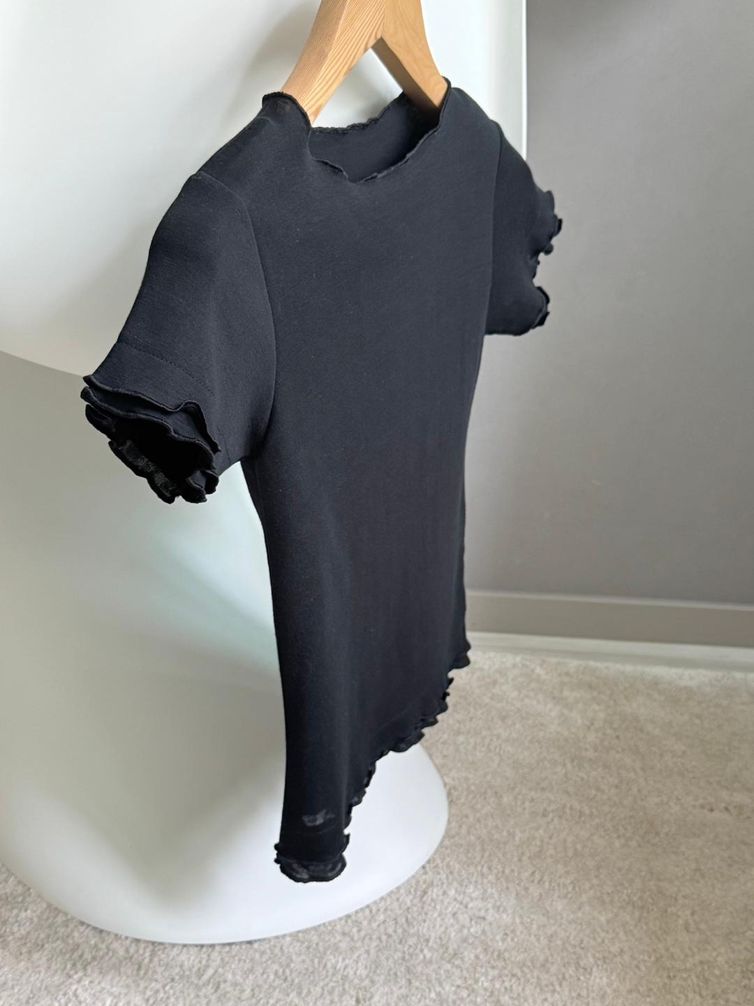 wave tee-black