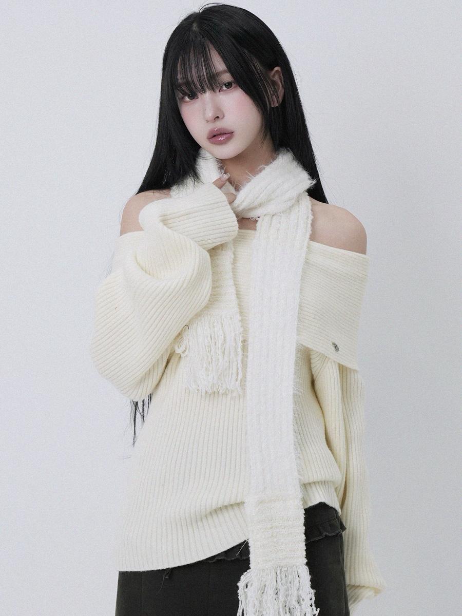 Loose fit Off Shoulder Knit (Ivory)