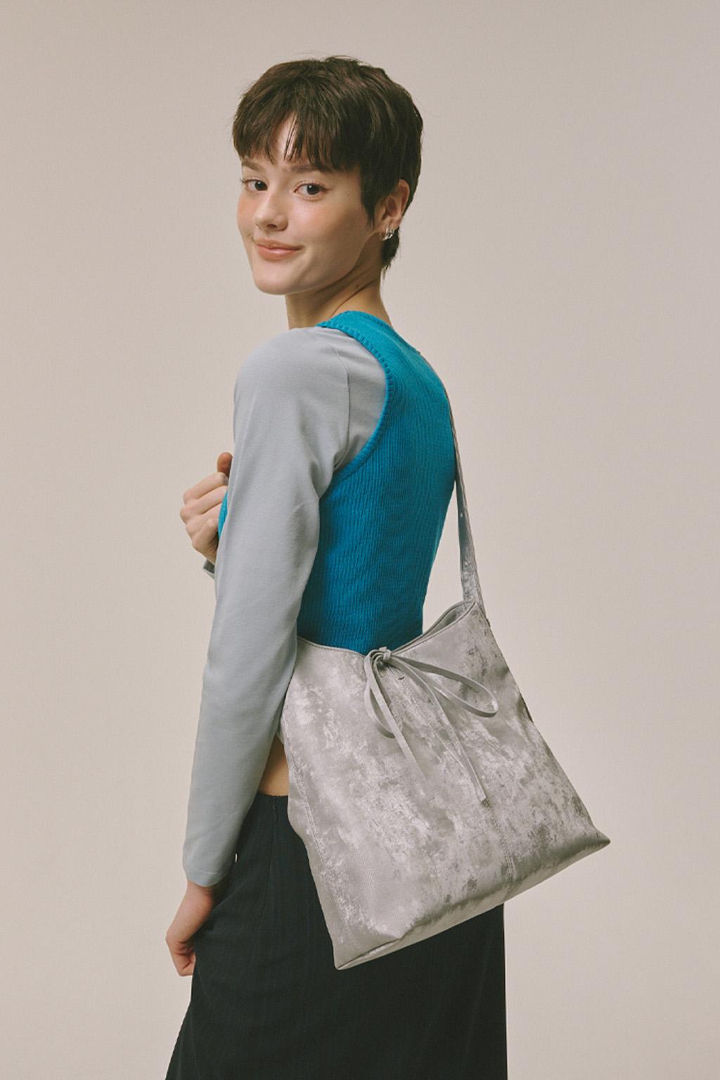 Triangle shoulder bag Silver