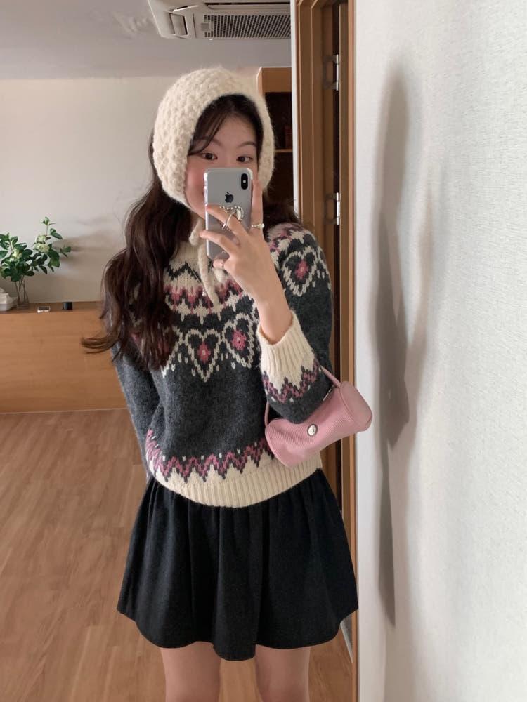 러브빔 자가드 니트