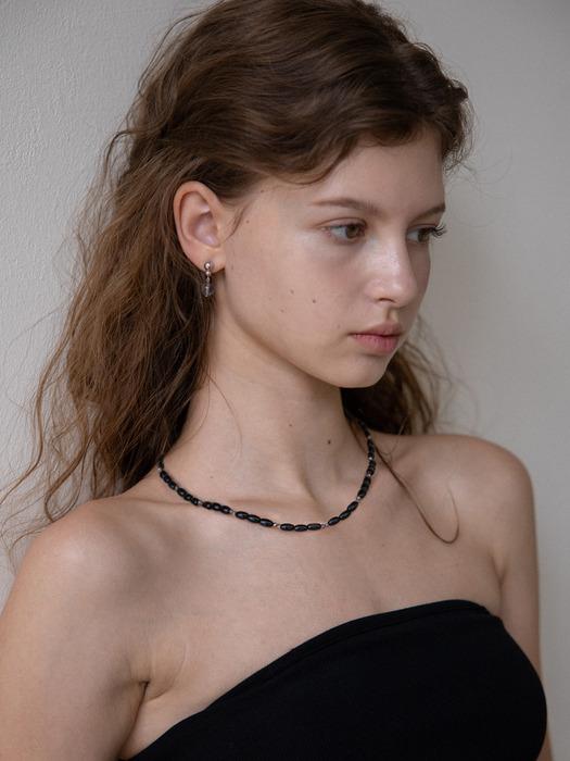 Oval black onyx necklace
